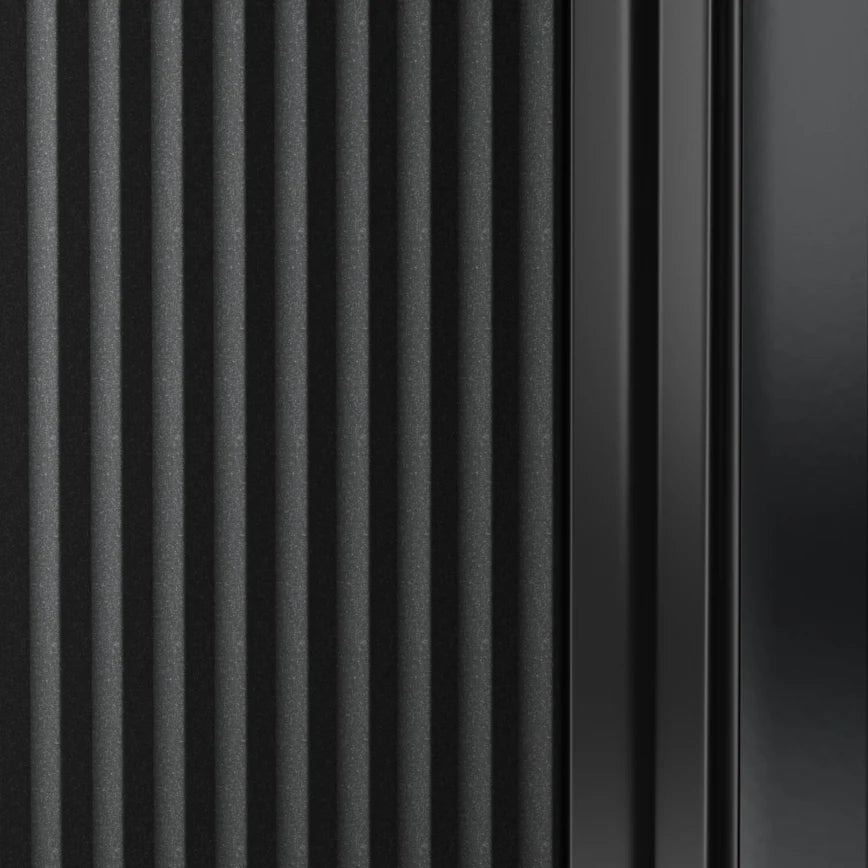 Privacy panel with hidden frame